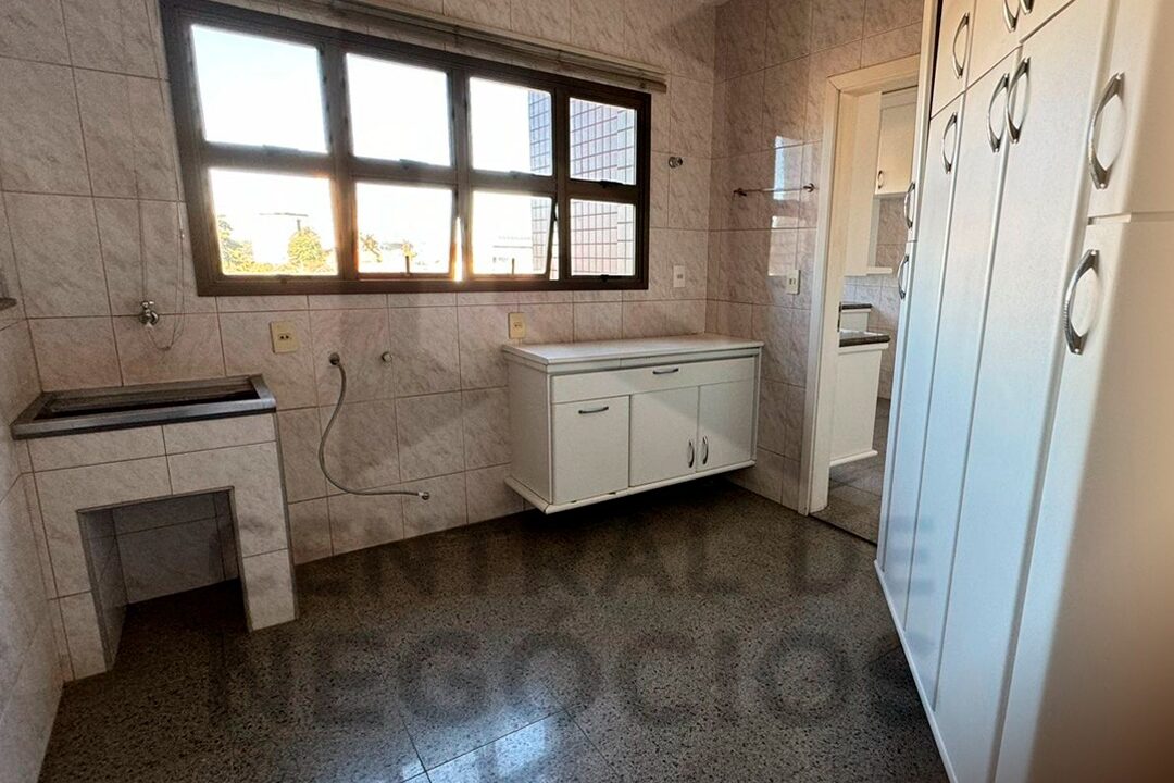 15d933f5-1f53-4cc1-9283-dd7bb167da42