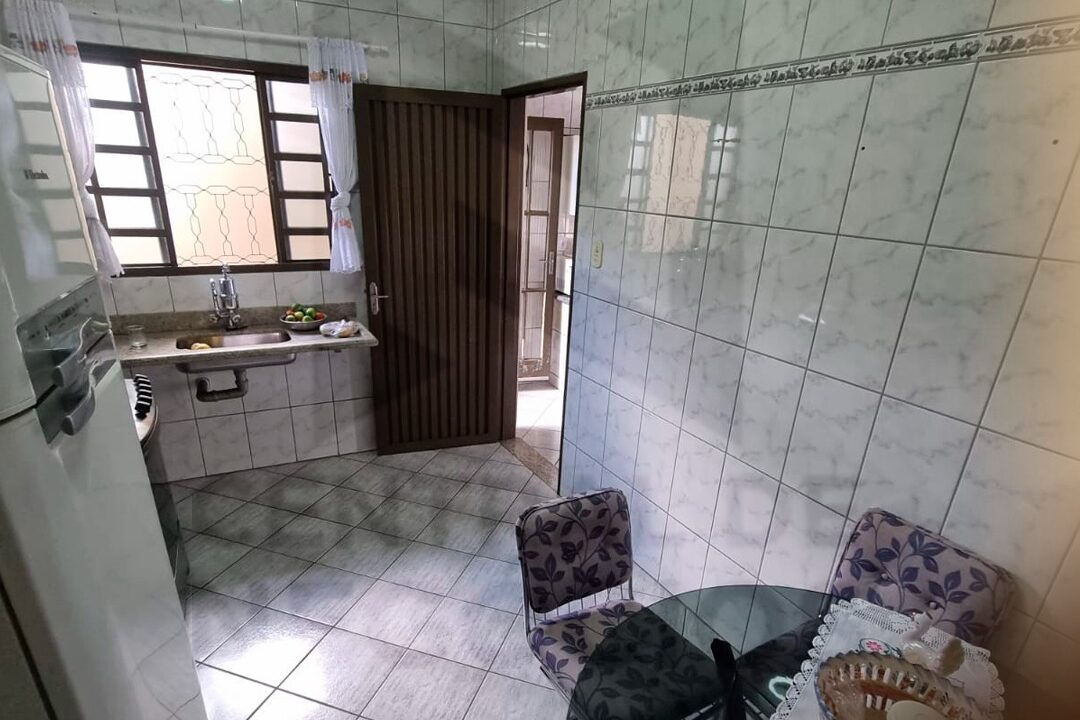 b9c36f76-8ddc-4fa8-8af6-7b7158592902