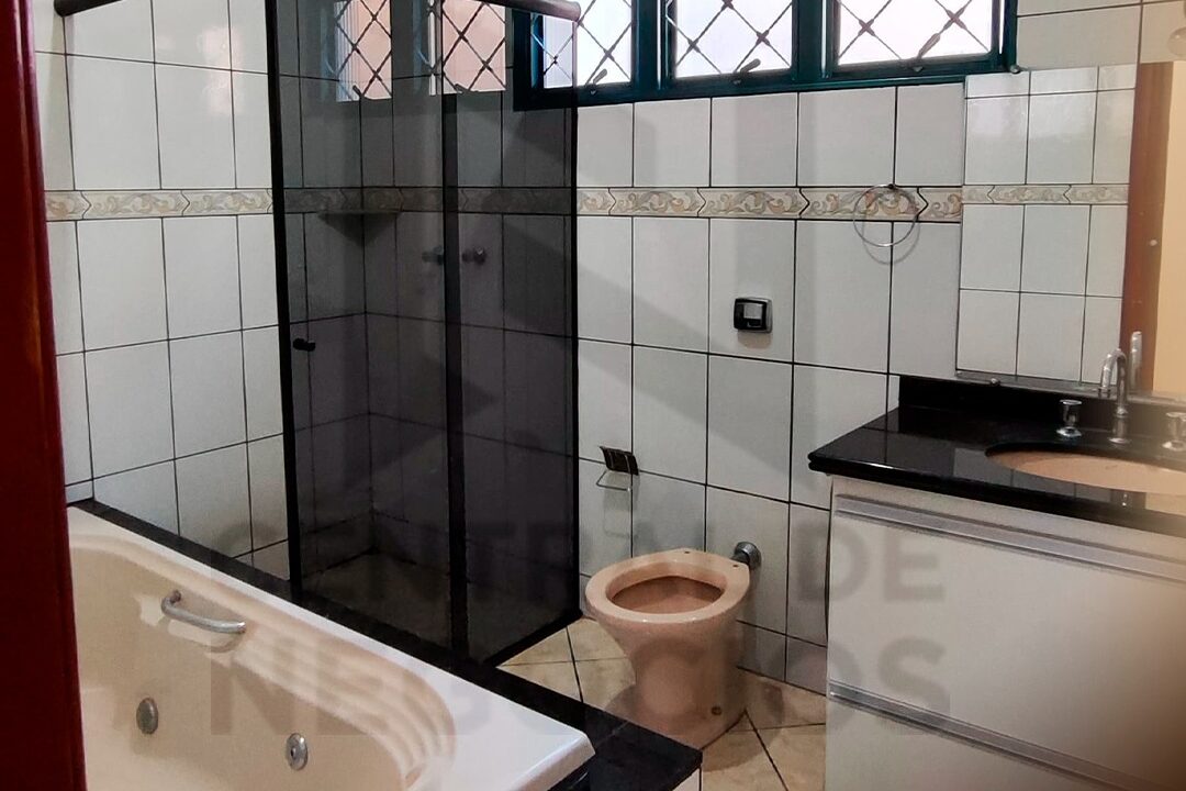 c2df3576-03da-4829-8147-bf79b5a9b2da