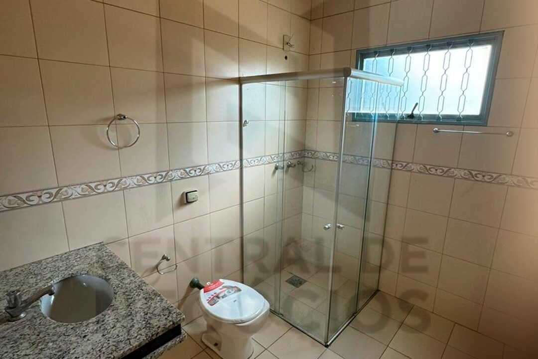 a136e505-37f9-4847-b7e2-5ee21bd49b76