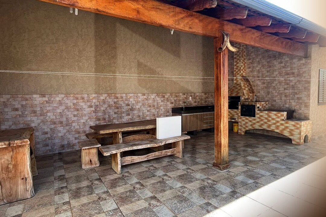 a1533561-979e-42ce-b303-04b092305ede